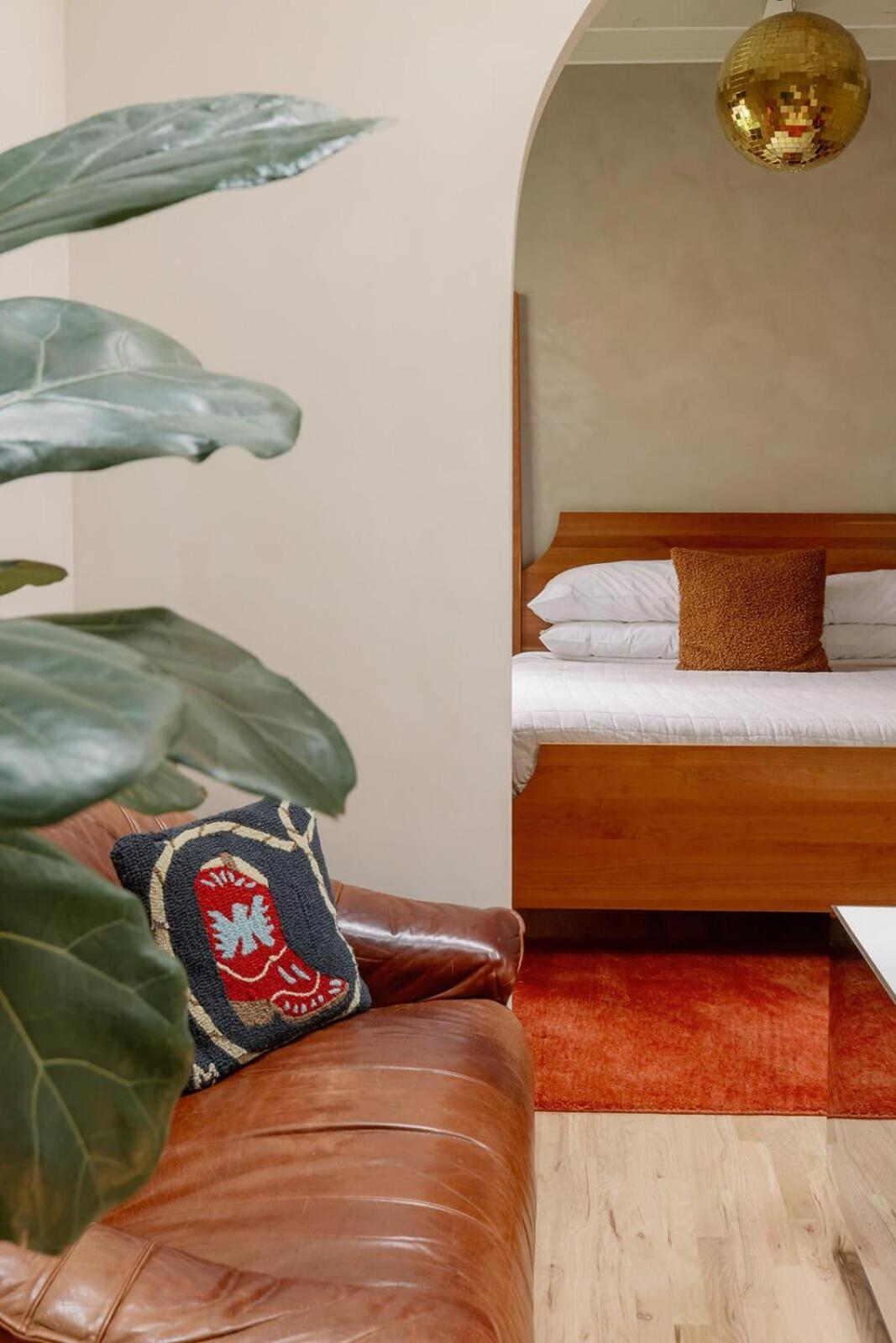 Hotel Novacancy カンザスシティ エクステリア 写真